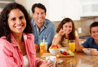 Las ventajas y los trucos para comer en familia