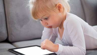 Recomiendan limitar uso de la tecnología en niños