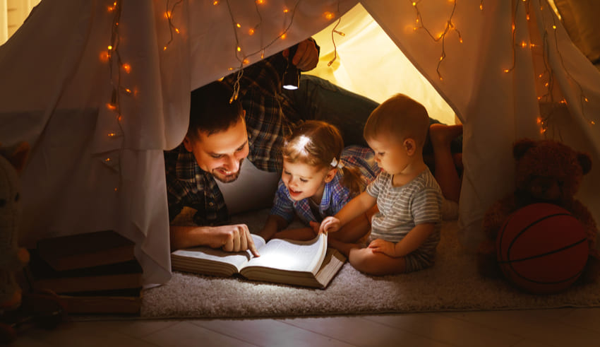 5 beneficios de leer antes de dormir con tus hijos
