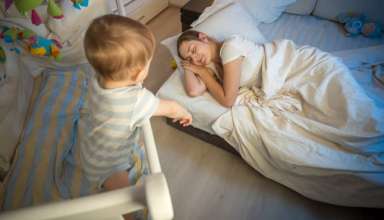 Mi bebé ya no duerme en su horario: ¿a qué se debe?