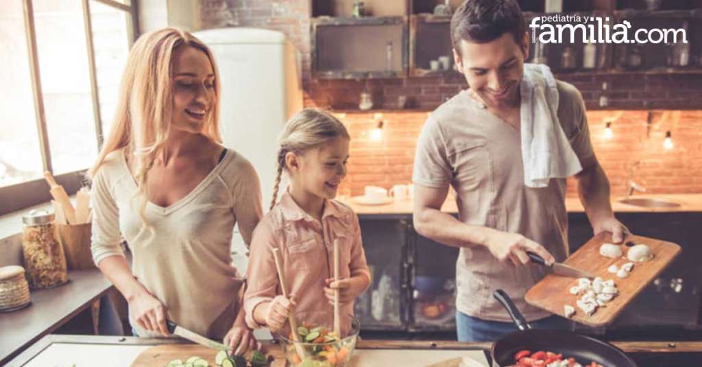 Por qué debemos enseñar a los niños a cocinar en casa y a comer en familia