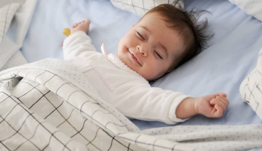 La errónea idea de dar cereales al bebé por la noche para que duerma más