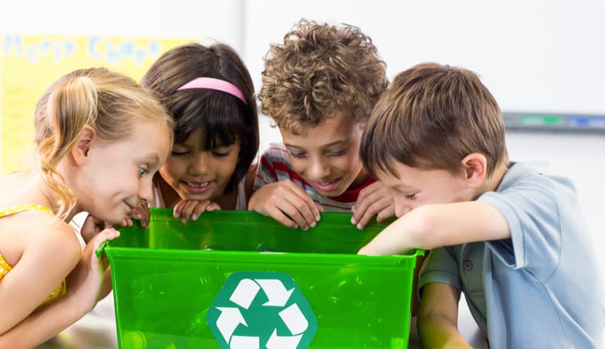 Enseña a reciclar a los niños desde bebés