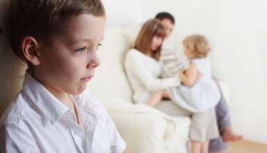 Las 6 claves del método Montessori para tratar los celos entre hermanos