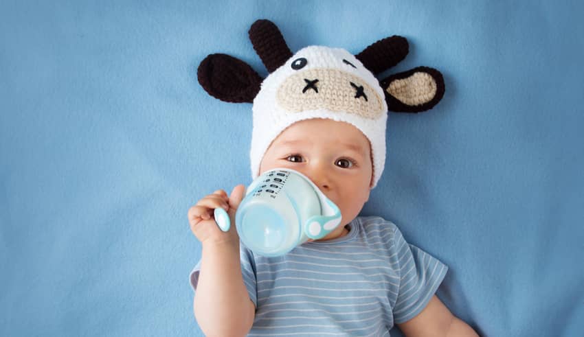 Por qué los bebés menores de un año no deben consumir leche de vaca