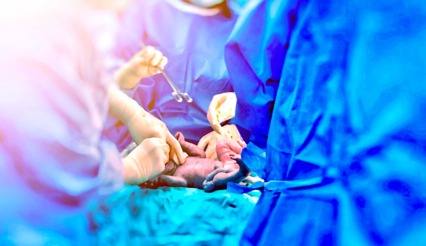 La estenosis pilórica en infantes es la condición quirúrgica más común por la cual se opera un bebé que presenta vómitos recurrentes.